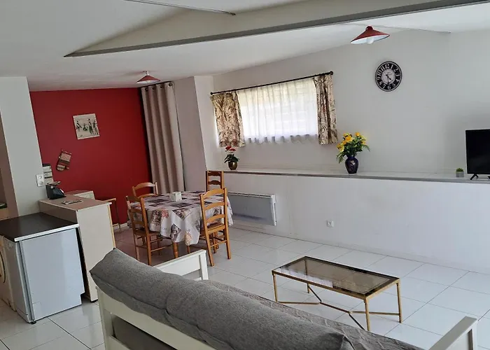 Апартаменты Maison Prive Jardin 6 Personnes *